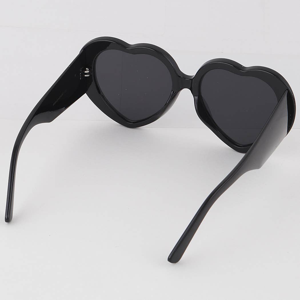 Love In My Eyes Sunglasses: MIX