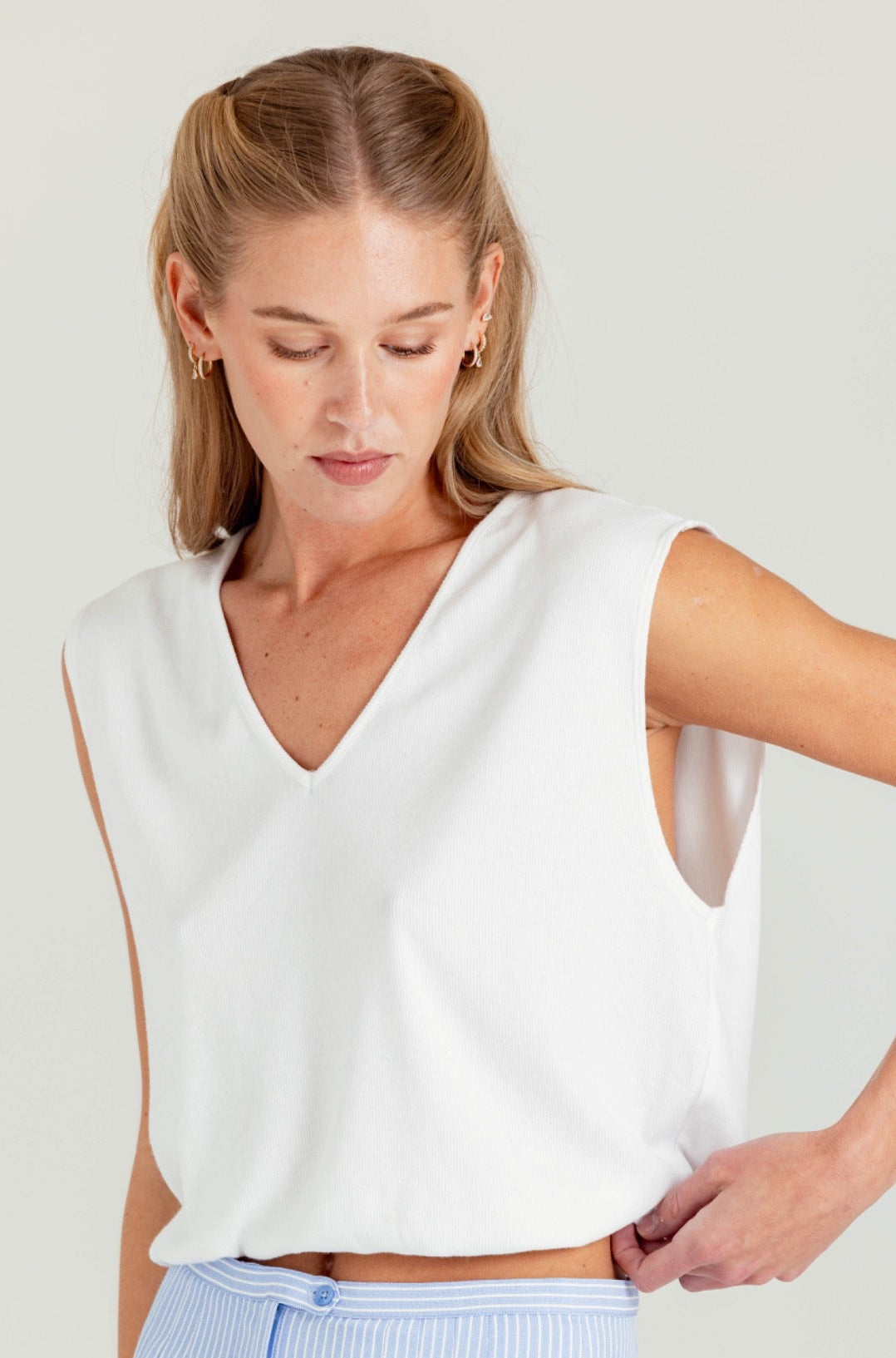 KARLI TEE