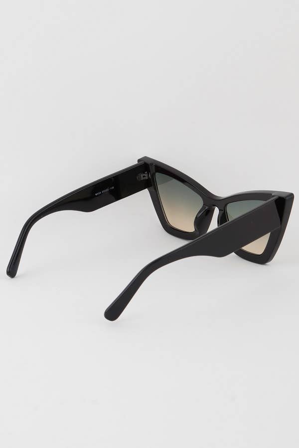 Retro Sharp Cateye Gradient Sunglasses: MT