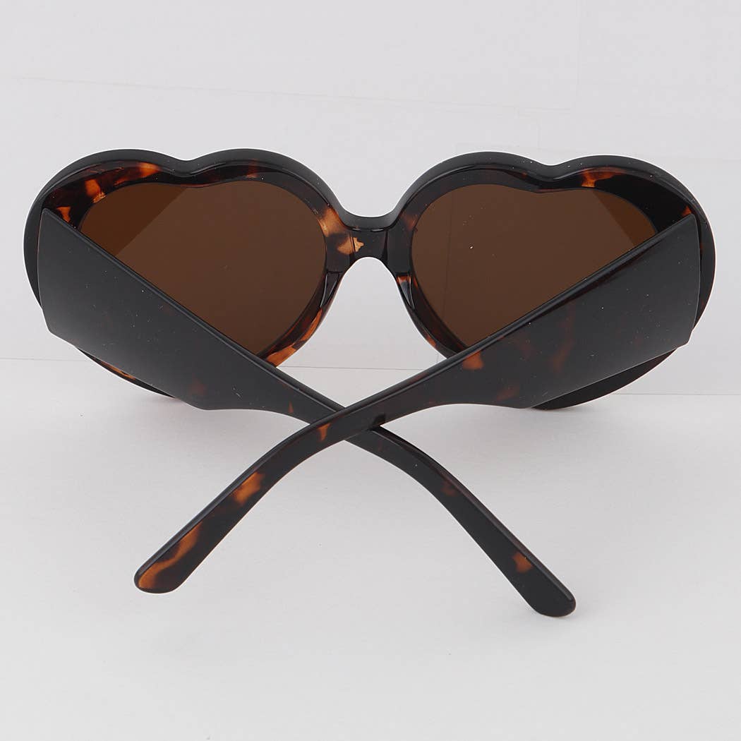 Love In My Eyes Sunglasses: MIX