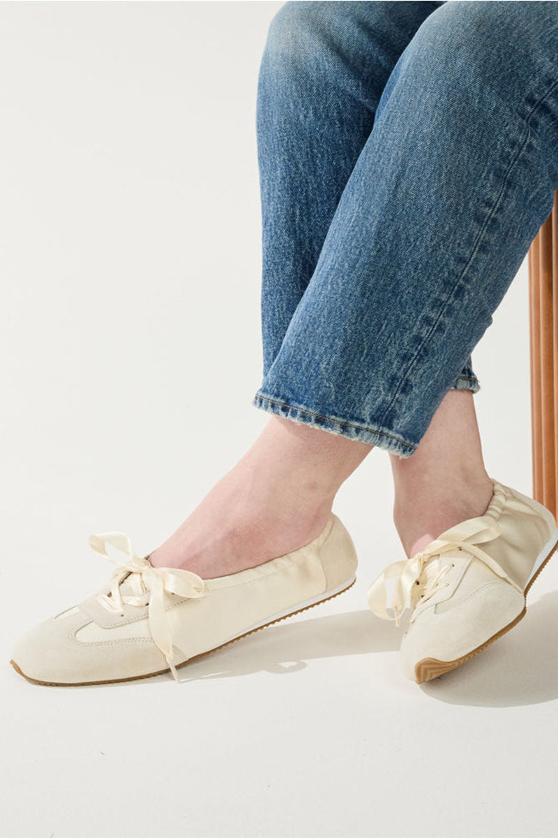 AVA SNEAKER