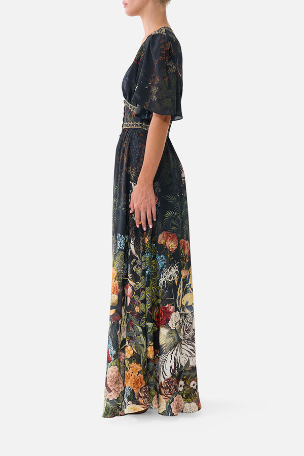 SHAPED DRESS W/ FLUTTER SLEEVES