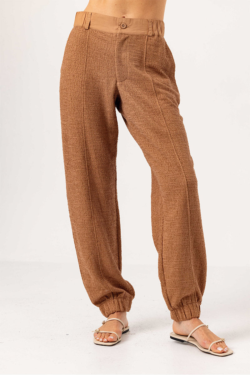 MAURA JOGGER