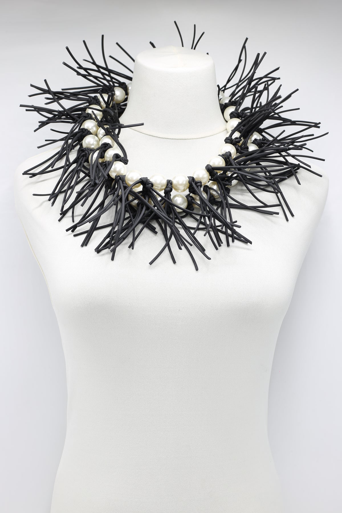 FAUX PEARL LEATHERETTE SPIKES JEWELRY SET