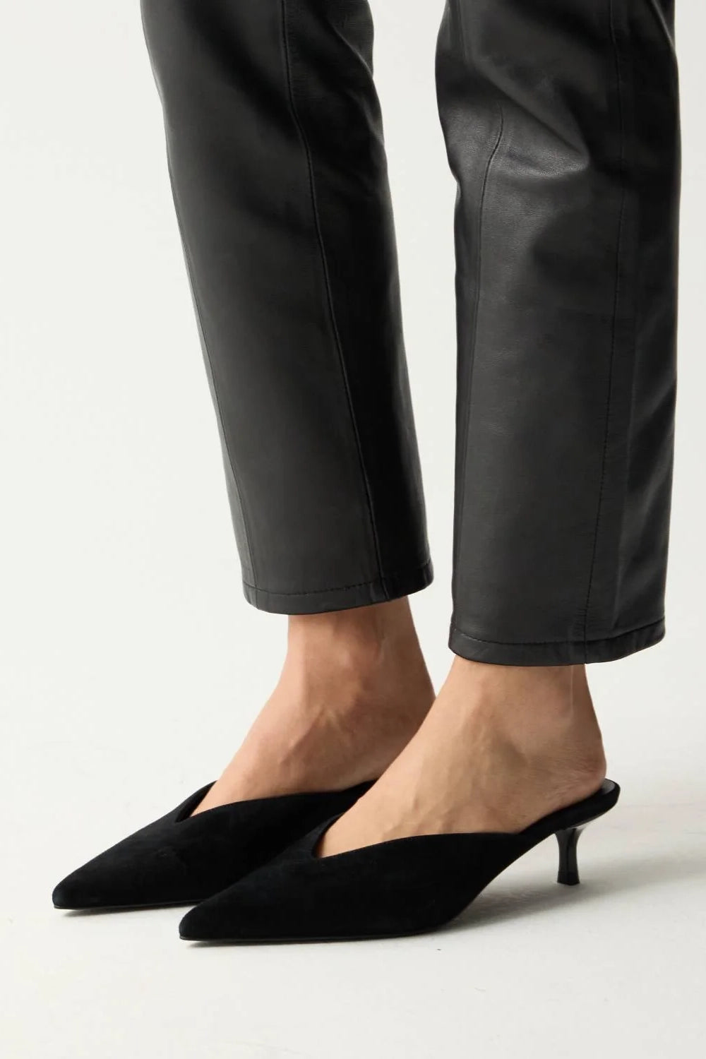 NOLITA SUEDE KITTEN HEEL