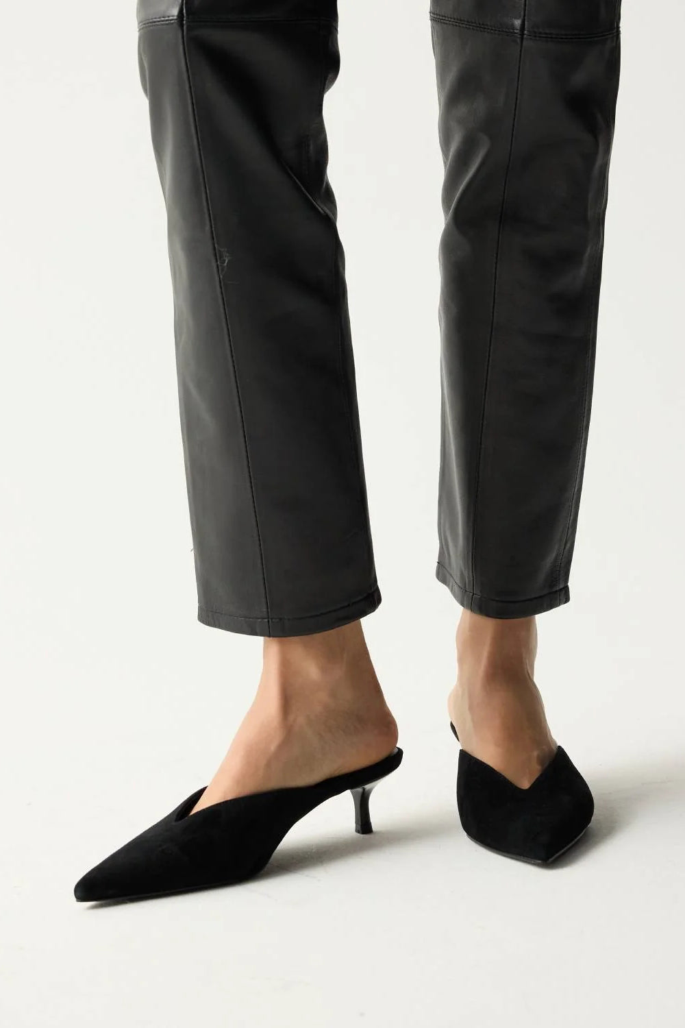 NOLITA SUEDE KITTEN HEEL