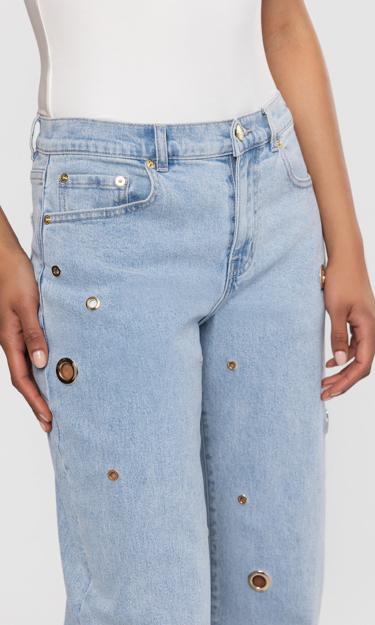 QUINCEY GROMMET BARREL JEANS