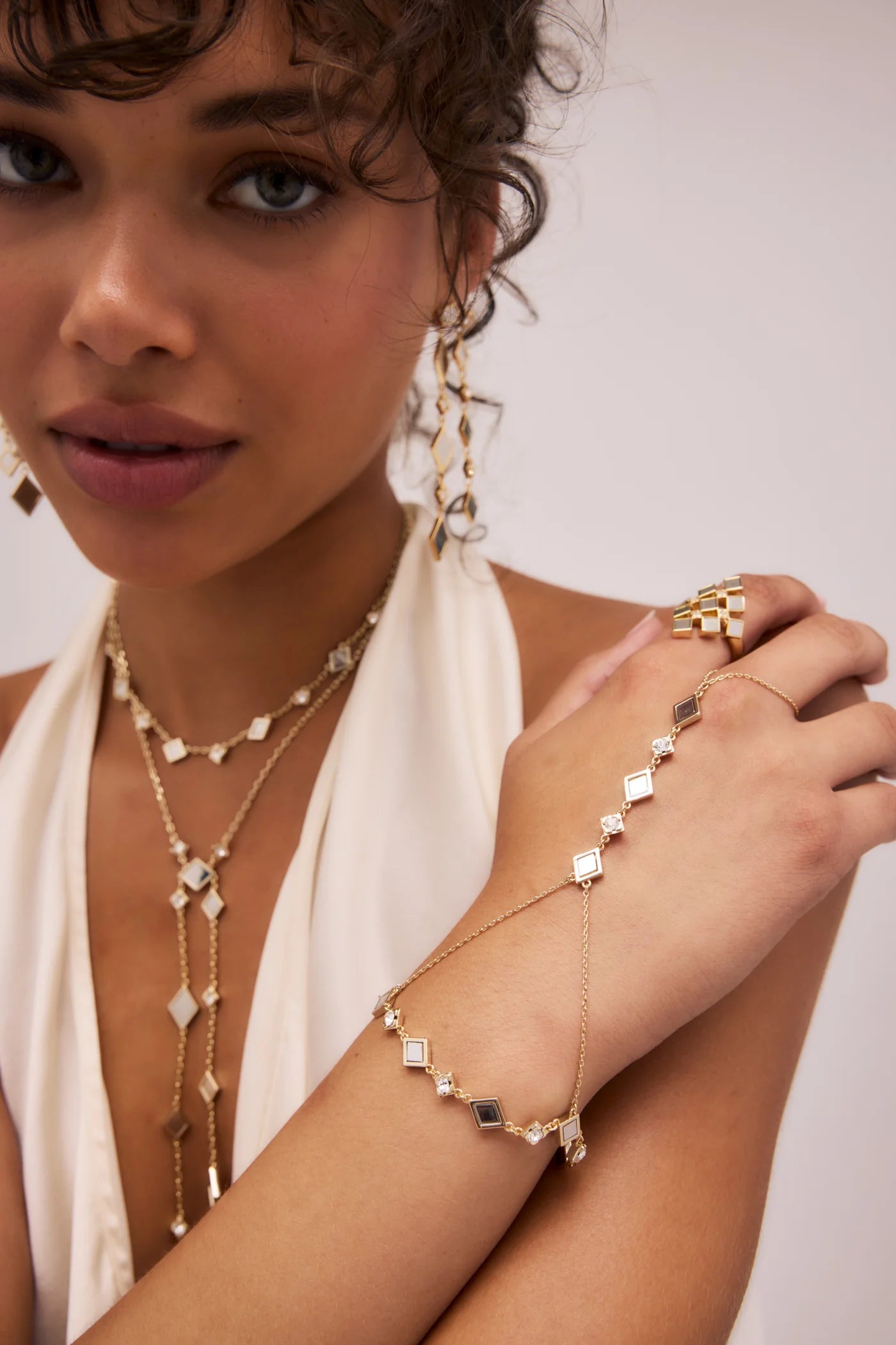 ELIZA HAND CHAIN