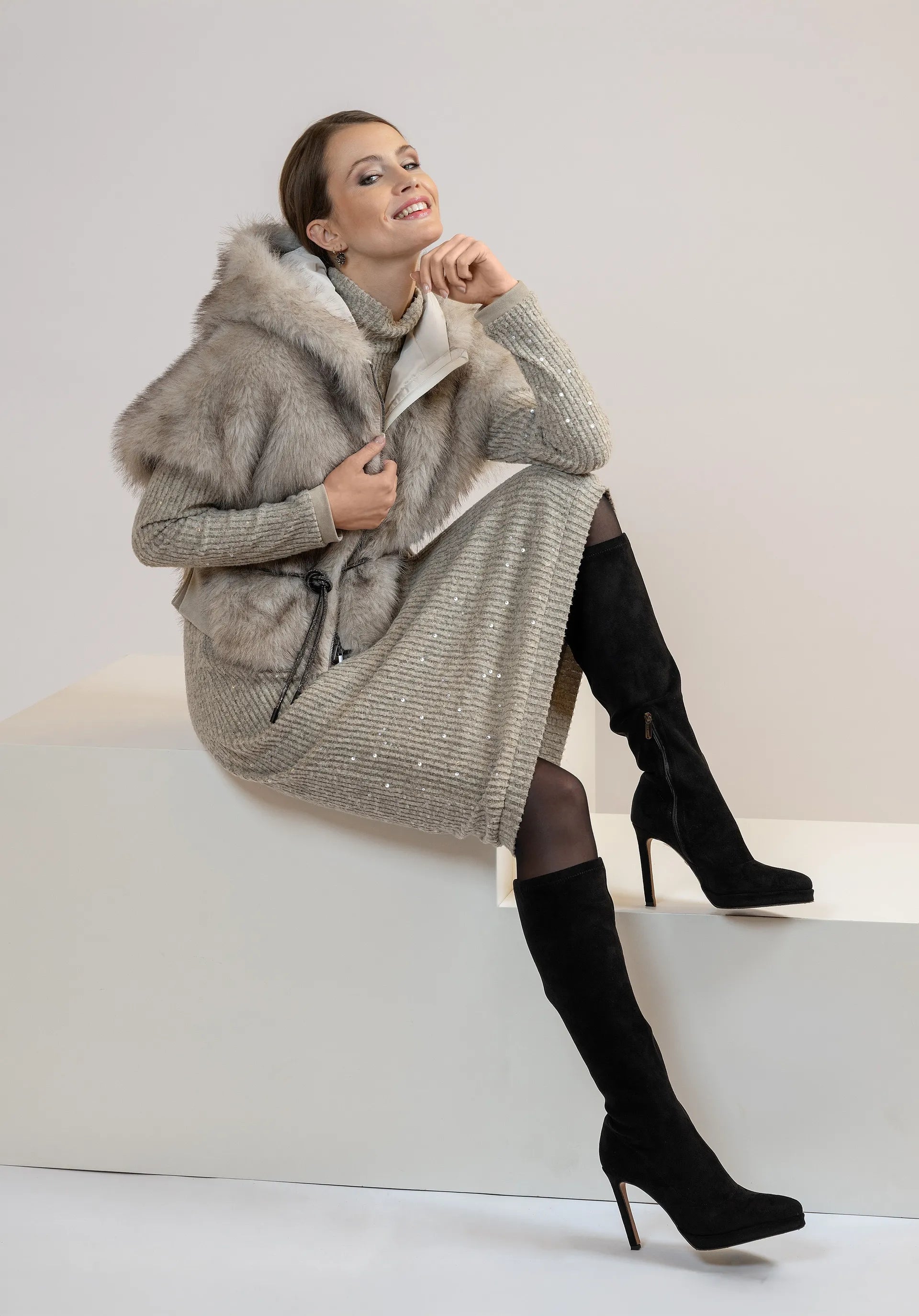 FUR VEST
